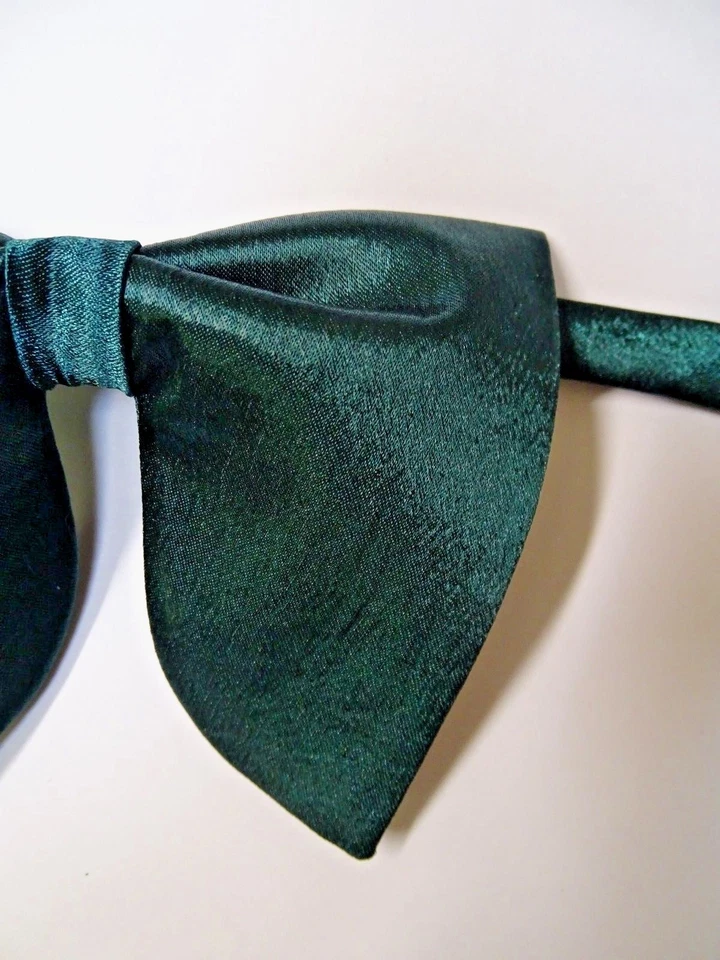 Pajarita de satén verde oscuro de gran tamaño hecha a mano estilo vintage años 70 boda graduación Foto 2 de 3