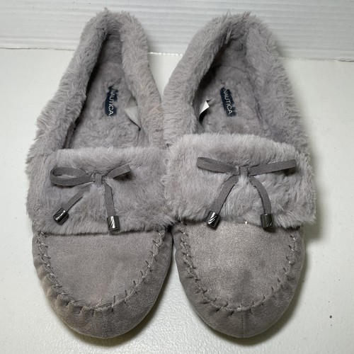Nautica Women’s Slippers Rubber Soles Size 9 Gray Faux Suede Fuzzy Inner Shoes - Picture 2 of 9