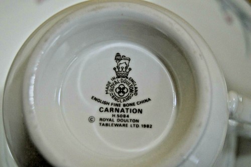 Royal Doulton - England - Carnation Pattern - 6 Place Setting - Picture 3 of 8
