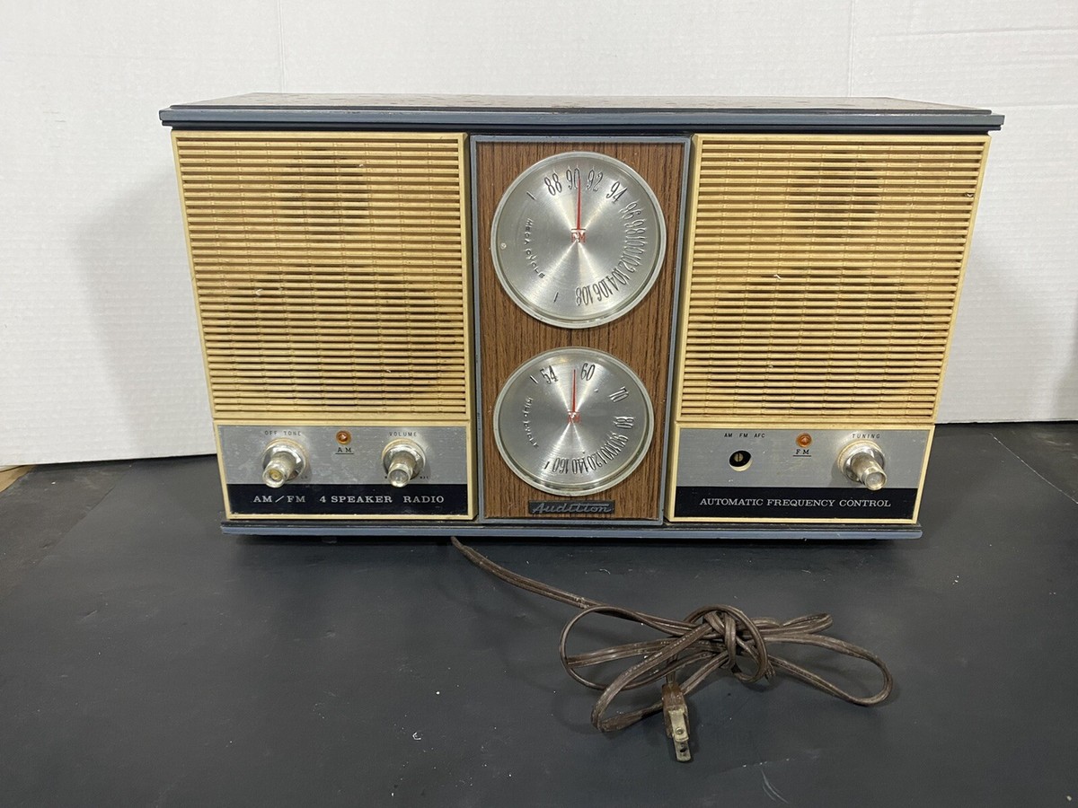 Vintage Audition AM/FM Radio 4 Speaker Radio Made in Japan PARTS