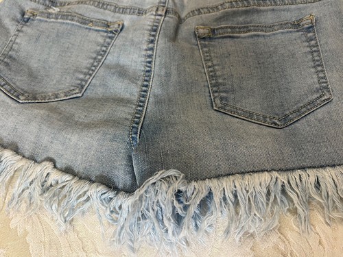 Chelsea & Violet Girls Faded Denim Cut Off Jean Short Size 16 - Picture 6 of 7