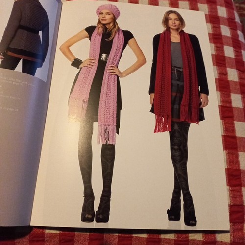 π Patons 1302 Womens Classic Bluebell 5 Ply Knitting Pattern Book 8 Designs - Picture 11 of 16