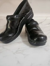 Dansko Professional Patent Leather Womens Clogs Size EUR 39/US 8.5 Nurse Slip On