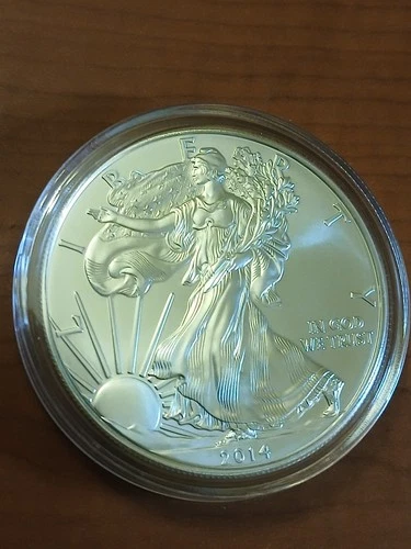 2014 American Silver Eagle Dollar. Uncirculated. .999 Fine Silver