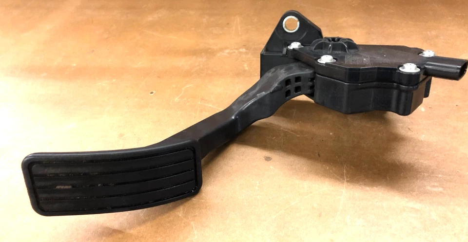 Pedal de acelerador Subaru Forester 2007 2006-2008 Foto 2 de 4