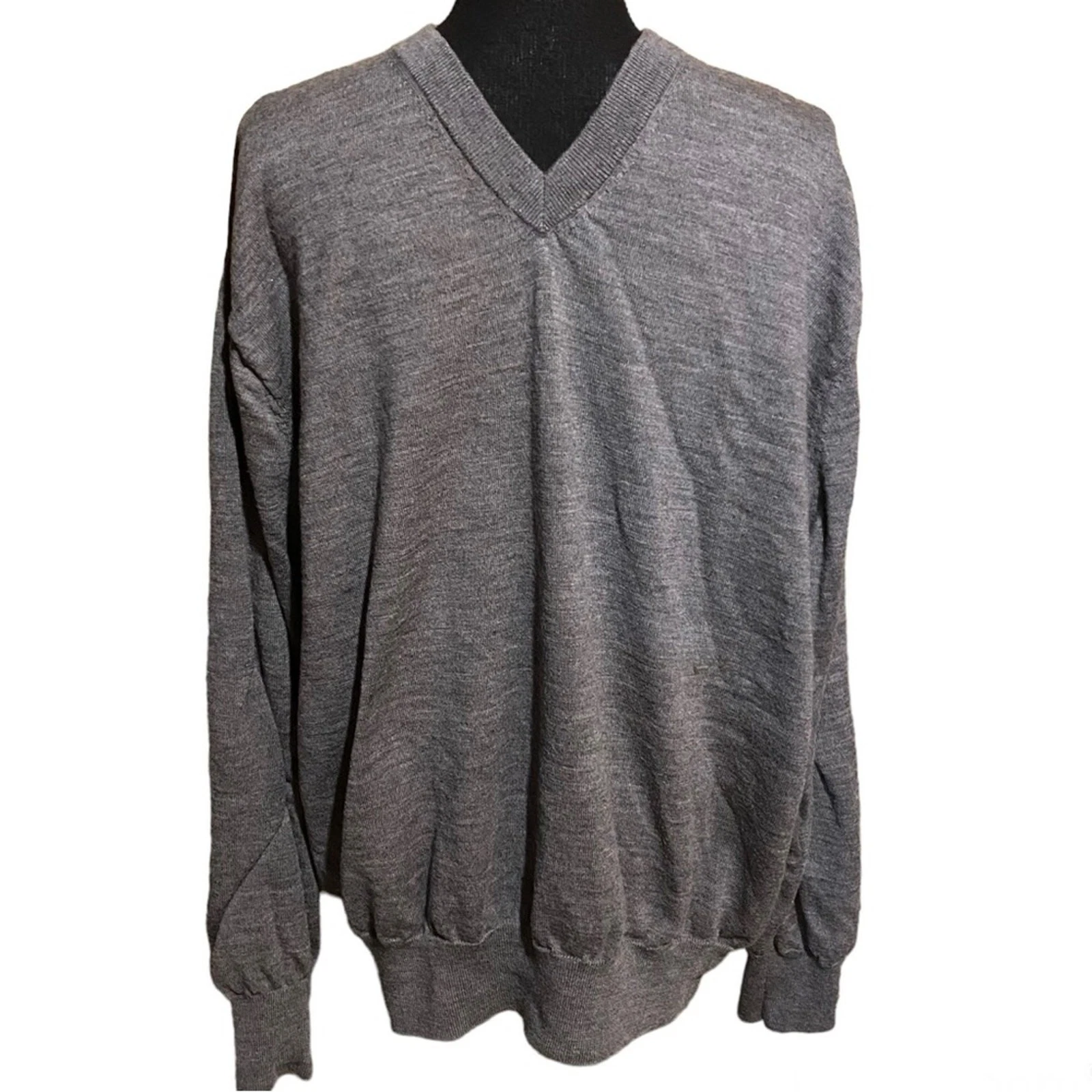 Orvis 100% Merino Wool Gray V-Neck Sweater Men's XL
