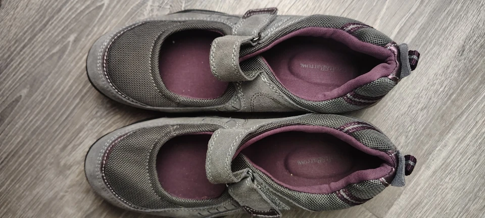 Croft & Barrow JOLEE Mary Janes Mujer Talla 6.5M Gris Gamuza y Malla Comodidad Foto 3 de 4