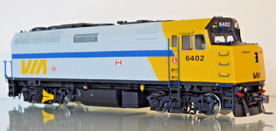 Overland Models (OMI) 5897-1 (VIA) dieselelektrische Motorhaube EMD F40PH-2 #6402 DCC