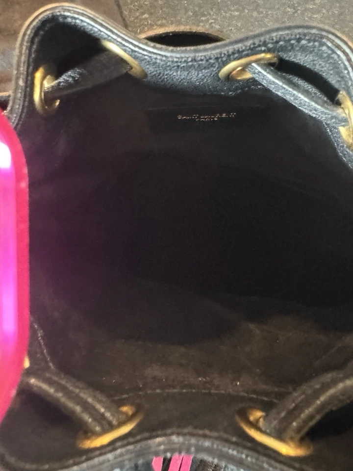 Bolso Cubo Pequeño SAINT LAURENT Emmanuelle con Flecos $2,090 Cuero Negro Multicolor Foto 4 de 4