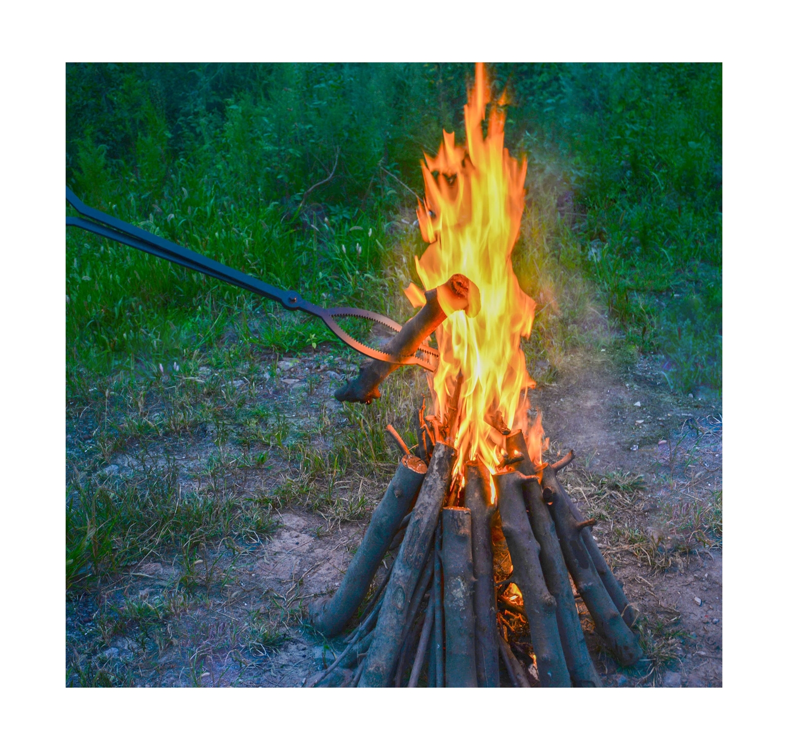 40" Heavy Duty Fire Tongs Firewood Grabber Tool with Scissor Shape Serrated, ...