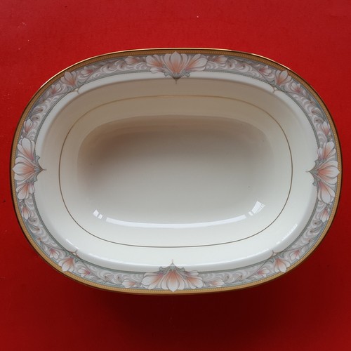 Noritake Japan Ivory Bone China 9737 BARRYMORE 10½" x 7⅞" Oval Vegetable Bowl - Picture 2 of 9