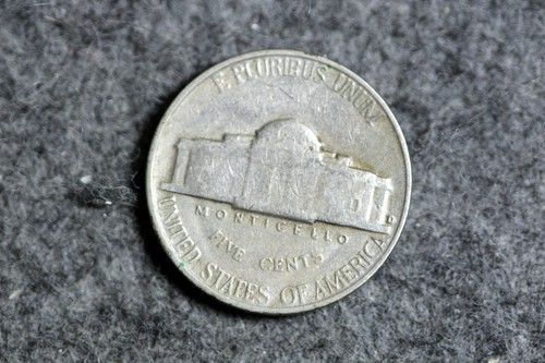 ESTATE FIND 1949 D  JEFFERSON NICKEL   #D31067 - Picture 2 of 2