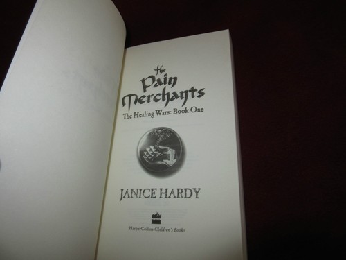 the PAIN MERCHANTS - Janice Hardy. New sc 1st Healing Wars Trilogy HERE in MELB! - Picture 3 of 6