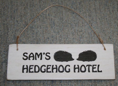 Hedgehog Hotel Highway Mansion Sign Plaque Widlife Garden Shed Hibernation Home - Picture 29 of 73