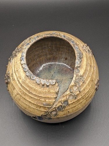 Studio Art Pottery Pot Planter Vase Yarn Bowl Round with Tear Artist Signed 5" - Picture 2 of 9