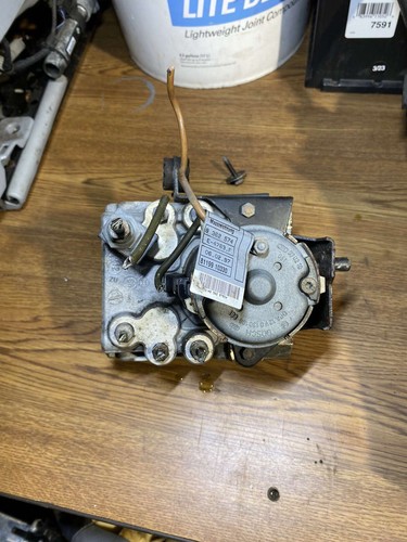 1997 BMW 528i Abs Module - Picture 3 of 4