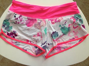 pink lululemon shorts size 6