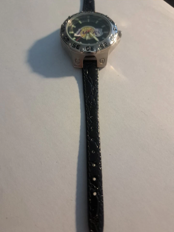 Reloj GameTime Lakers para mujer Foto 3 de 4
