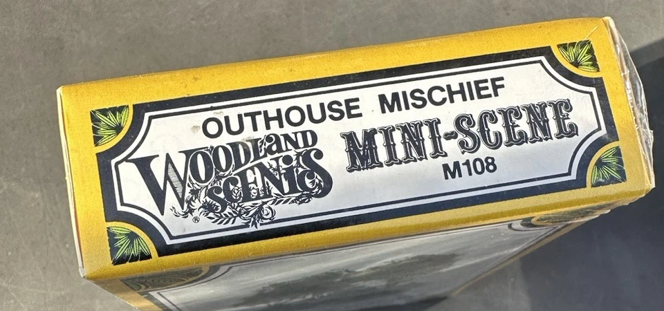 Woodland Scenics mini-scene Outhouse Mischief M108 1:87 / HO scale kit - image 4 of 4