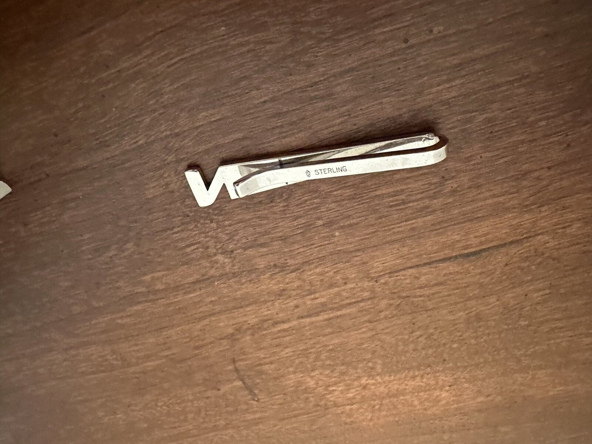 [LOW CLASSIC] / ☆ 25SS THIN LOGO CLIP / VINTAGE SILVER Miss Lola | Formal Icon Silver Embellished Dangle Heels