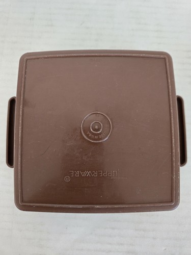 Tupperware Brown Sandwich Container Base #1362-21 No Lid FREE SHIPPING - Picture 5 of 6