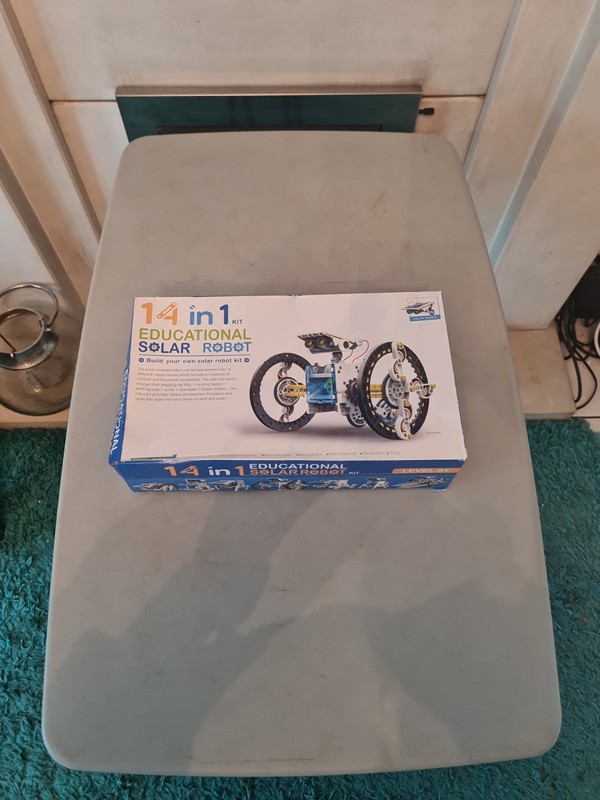 Solar Powered Robot Kit 14 in 1 Mechanical Robotics Educational Toy