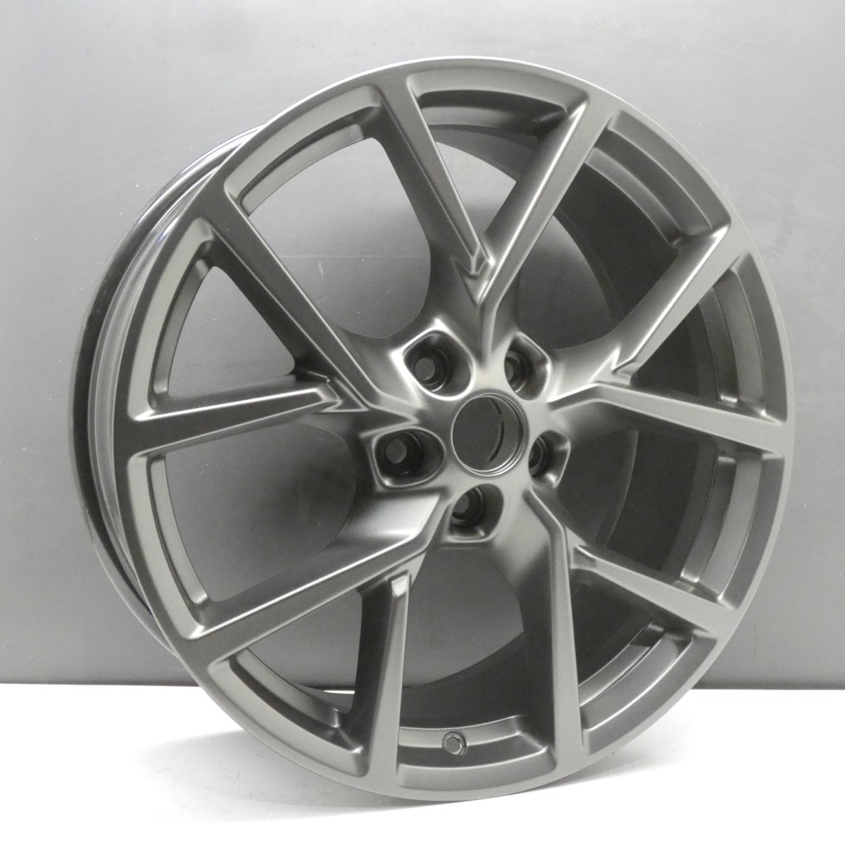 Genuine Ford Focus St 2018-2021 19 X 8j Alloy Wheel Kx7j-1007-b1a