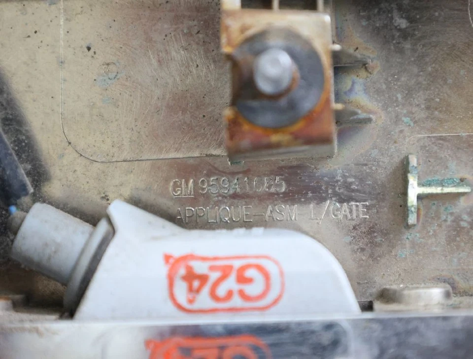 Cubierta portón trasero Chevrolet ORLANDO J309 95941685 10-2013 Foto 4 de 4