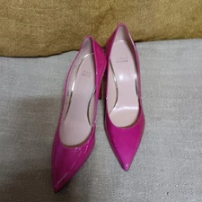WOW!! STUART WEITZMAN ~ PINK PATENT LEATHER HEELS!! SIZE 12M