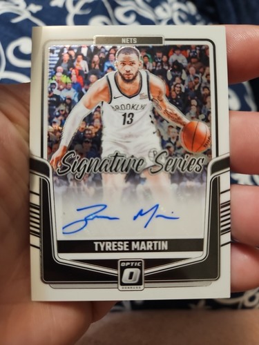 2024-25 Donruss Optic - Tyrese Martin #SS-MRN - Signature Series (AU) - Bild 1 von 5