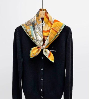 75% Cashmere 25% Silk Retro Totem double side printed square Wrap shawl 62X62cm