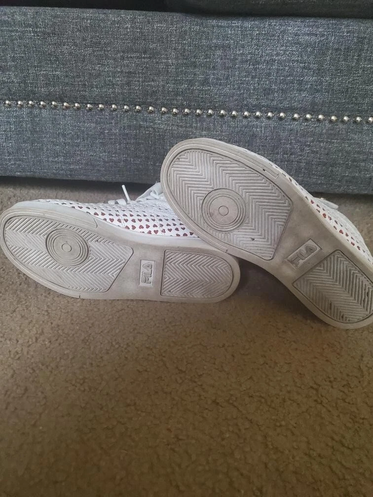 Fila heart shop shoes