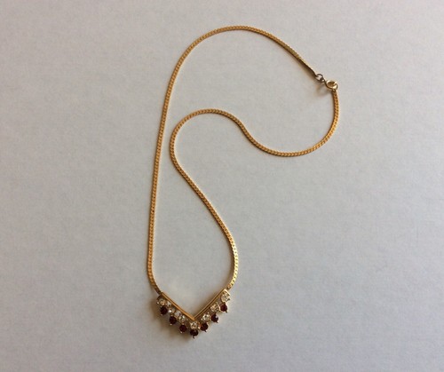 Vintage Red And Clear Crystal Rhinestone Herringbone Chain Necklace Gold Tone - 第 2/7 張圖片