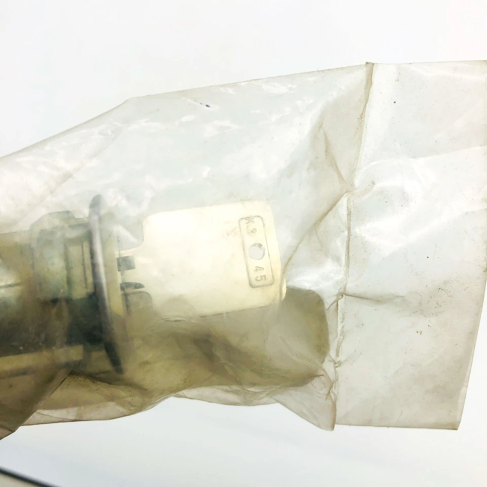 Crown 8122874K Door Lock Cylinder with Keys New NOS 1981-86 CJ 7-8 XJ Cher Wag Foto 2 de 4