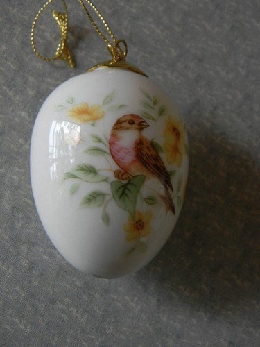 REUTTER Germany Porzellan Ei Ornament - handbemalt - Vogel - Tier Neu im Karton 2,75" - Bild 1 von 4