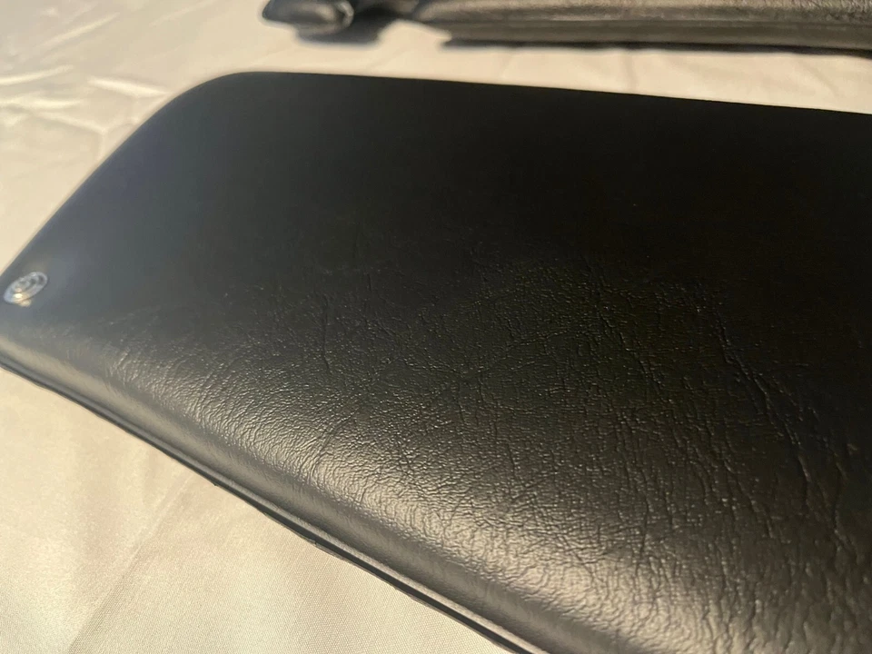 Parasol liso negro para Mercedes R107 / W107 (350SL, 380SL, 450SL, 560SL) Foto 2 de 3