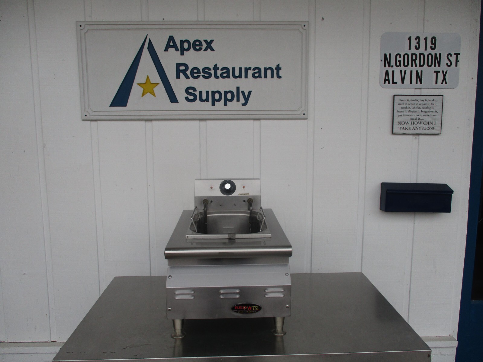 Eagle Group Countertop Electric Fryer 15lb Vat, 240v/1ph, TESTED