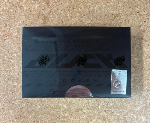 2016/17 Upper Deck Black Hockey Hobby Box