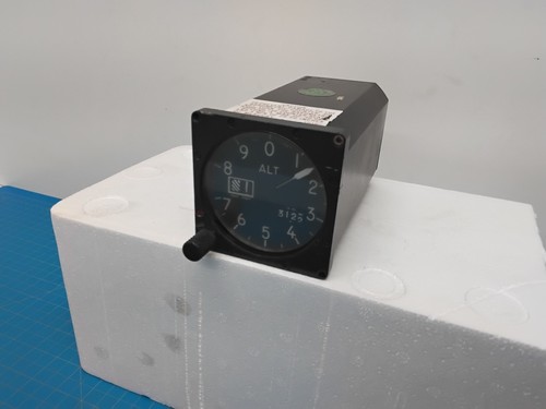 BELL HELICOPTER AVIATION PRESSURE ALTIMETER  PN# MS25450-1, ASTEK PN# TYPE  MC-3