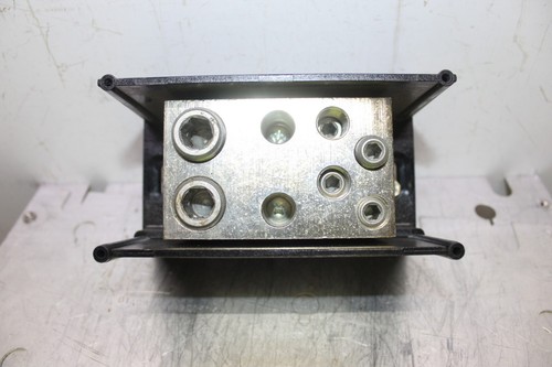 FERRAZ SHAWMUT TERMINAL POWER DISTRIBUTION BLOCK 69311 1-POLE 600 VOLT - Picture 2 of 5