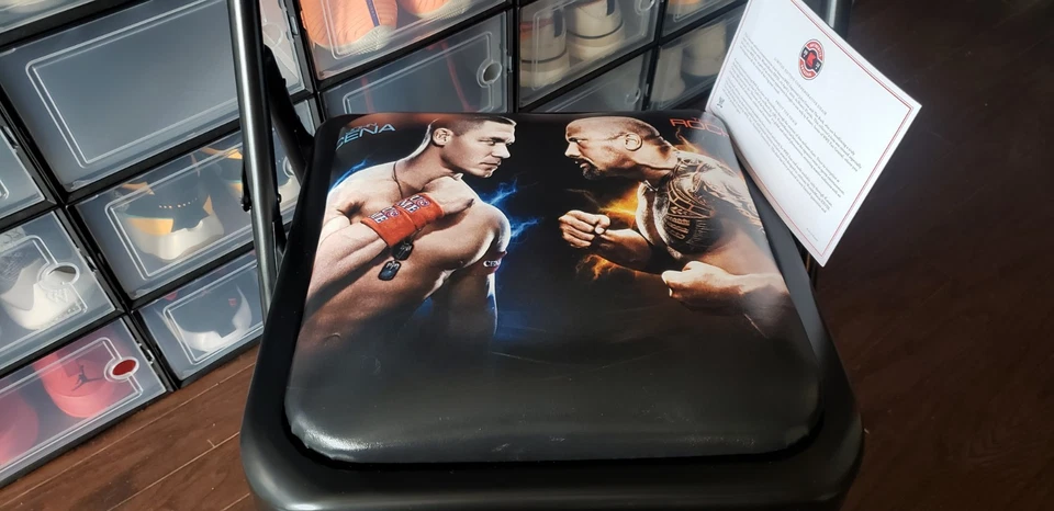 Стул WWE Wrestlemania XXVIII Ringside *Cena & The Rock новый редкий ограниченный выпуск - Изображение 4 из 4