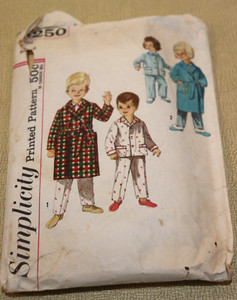 Vintage 1940s-50s Simplicity Sewing Pattern 4250 Childs Robe and Pajamas Size 6