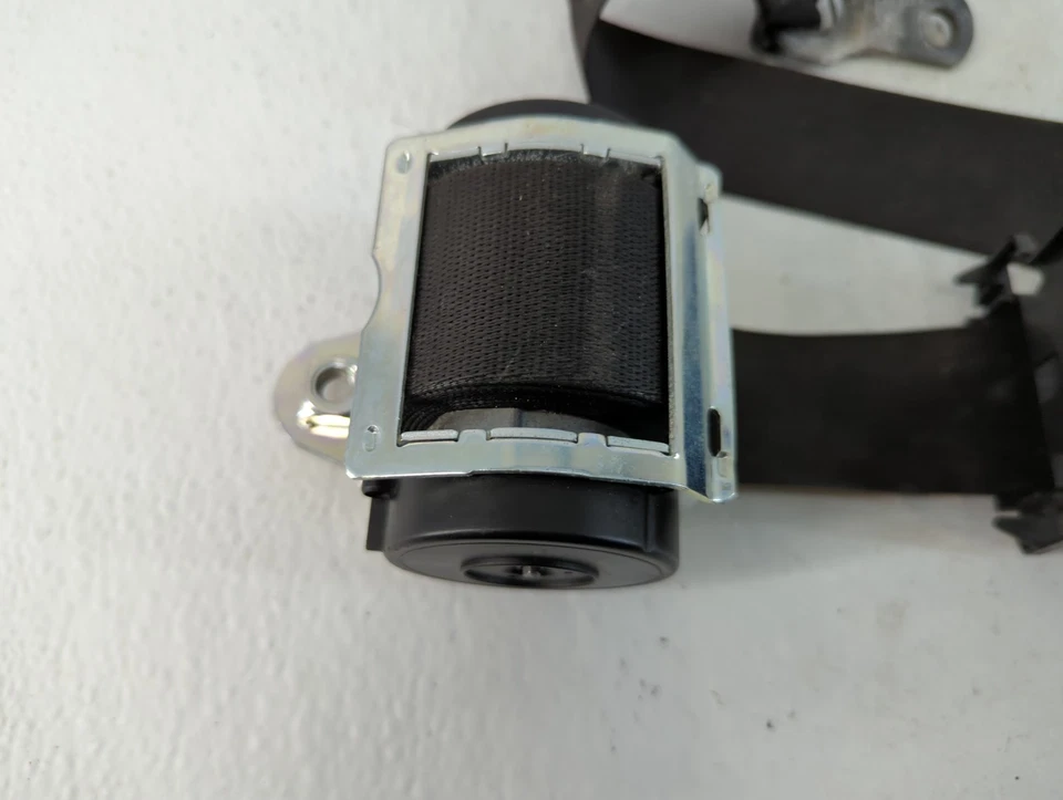 Fivela de cinto de segurança para motorista 2001-2006 BMW 330i VZI6O - Imagem 2 de 4