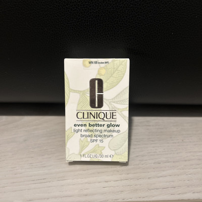 Clinique Even Better Glow Reflecting Makeup Foundation - WN 68 Brulee...1 oz