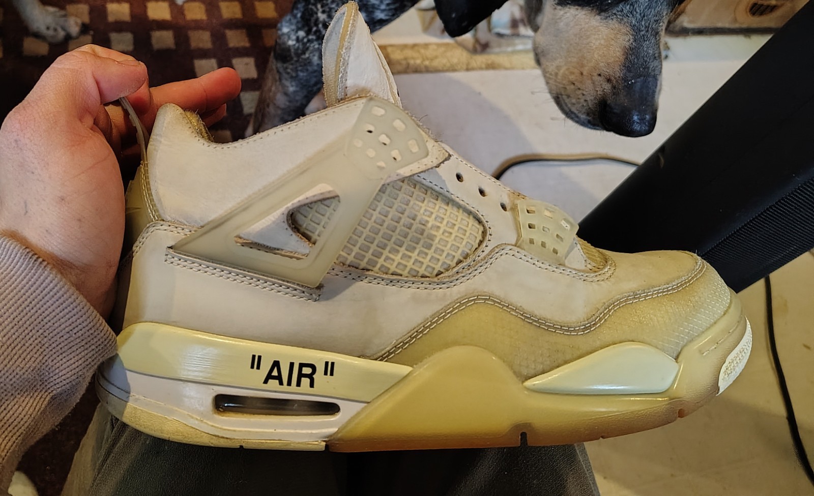Nike Air Jordan 4 Off-White Beige Retro Sneaker Jumpman Logo Rubber Outsole