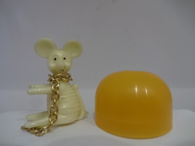 Altes Spielzeug '' 70er Jahre / Tierfigur / Beige Maus sitzend - 35 mm