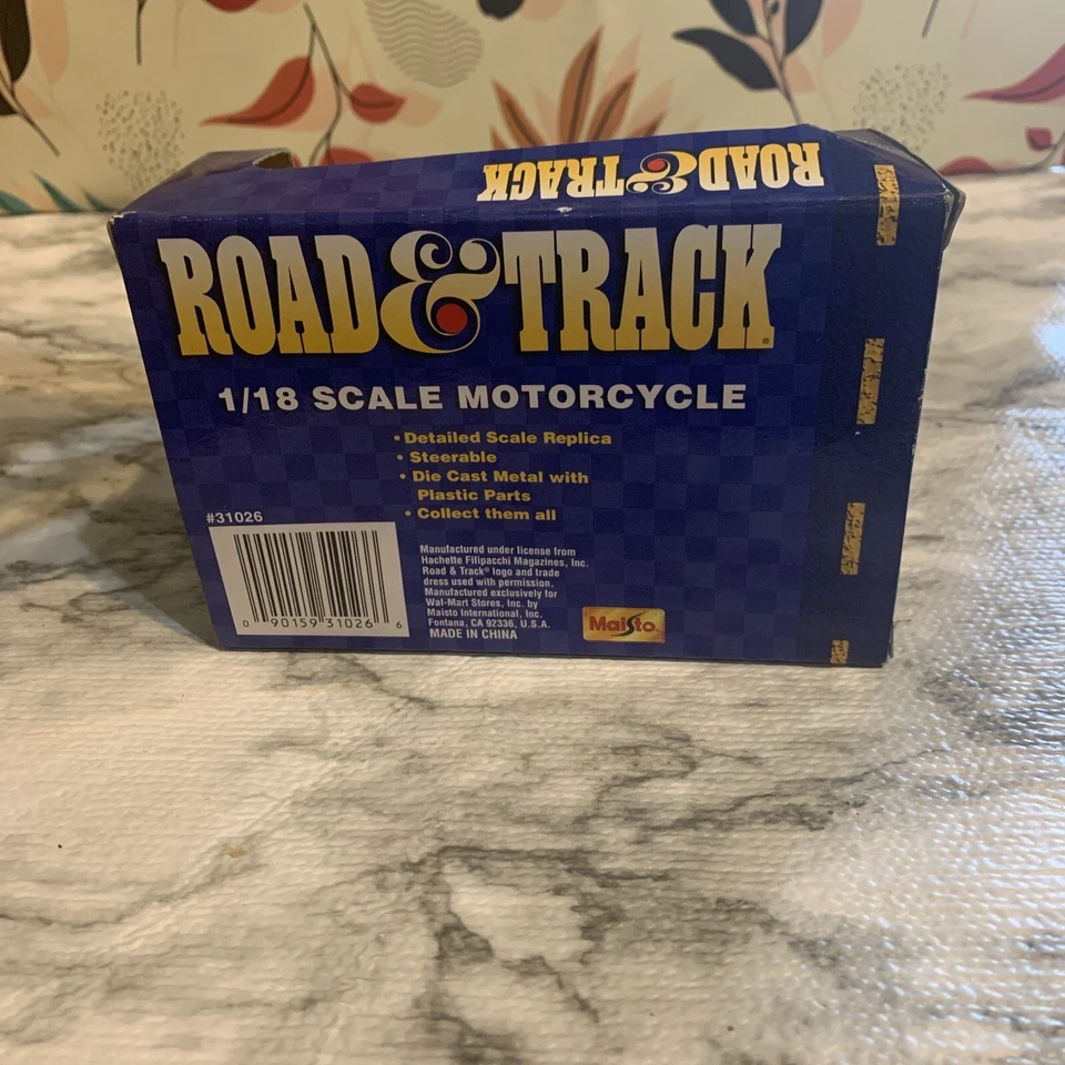 Maisto Road & Track 1/18 Triumph Daytona 955i 比例摩托车模型复制品全新带盒 — 第 4/4 张图片