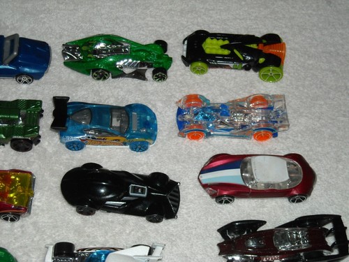 18pc Mattel - Hot Wheels Branded Cars, All Hot Wheels, Good Condition - Picture 6 of 12
