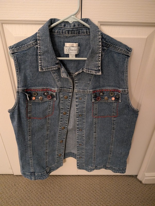 CJ banks Women’s Sleeveless Denim Vest Embroidered Button Embellishments Size 1x