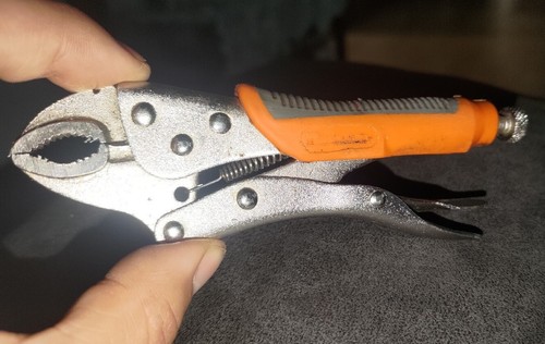 PITTSBURG 6" Vice Grips Guaranteed for life by Harbor Freight - 第 1/4 張圖片